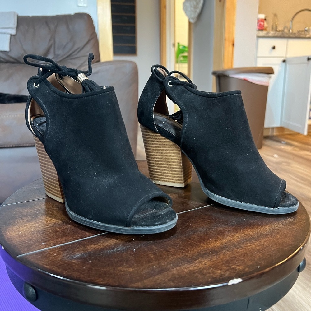 Qupid Black Peep-Toe Block Heels Size U.S 5.5